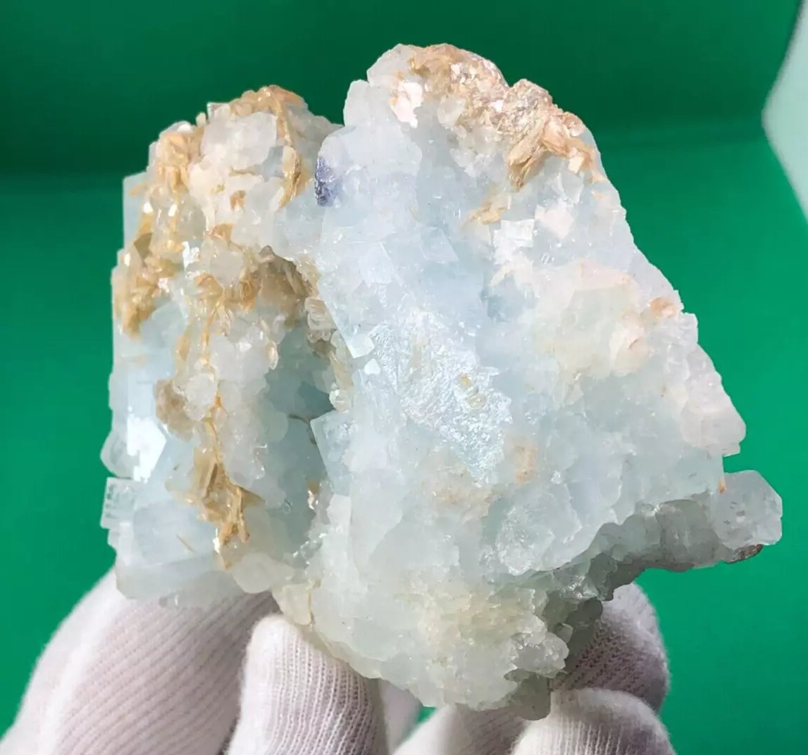 Beautiful Natural Aquamarine Specimen with Mica Crystal from Skardu