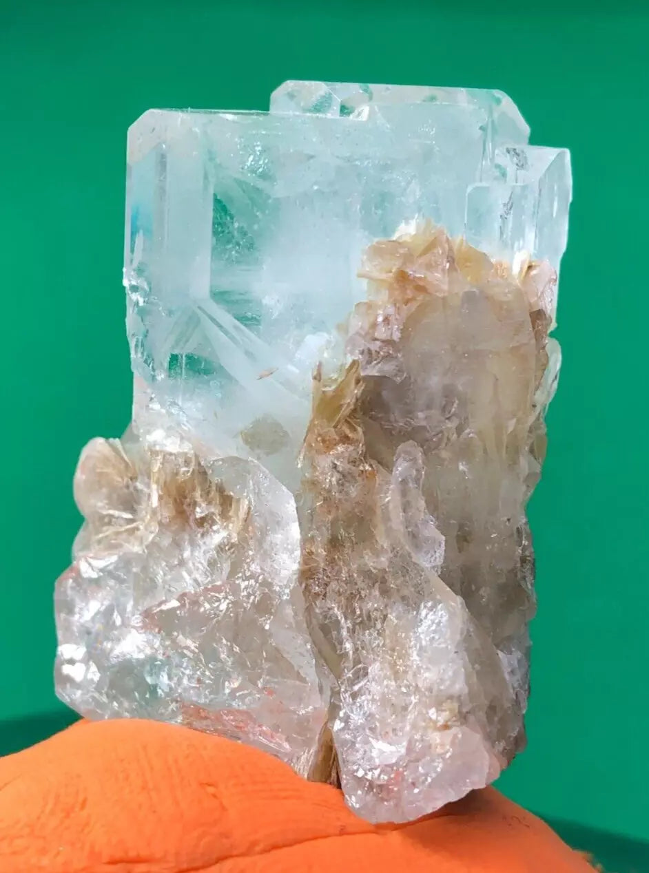 31 g Natural Aquamarine Specimen Crystal with Mica from Pakistan