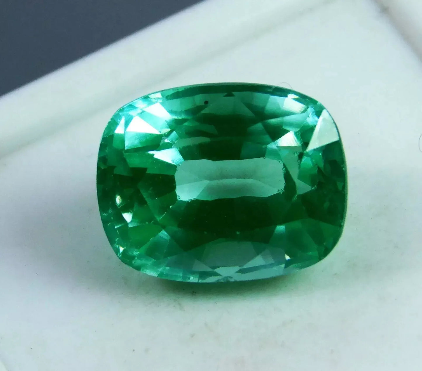 COLOMBIAN EMERALD EGL CERTIFIED Superb Natural 10 CT CUSHION CUT LOOSE GEMSTONE